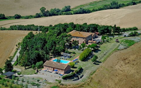 Agriturismo Il Gattero: Luchtfotografie, Landelijk Gebied, Woongebied, Land Lot, Landgoed, Landschap, Boerderij, Fotografie, Dorp, Bodem