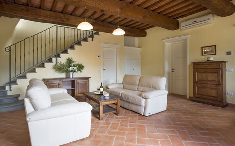 Santo Stefano 10: Kamer, Eigendom, Gebouw, Meubilair, Woonkamer, Verdieping, Interieur Ontwerp, Onroerend Goed, Plafond, Huis