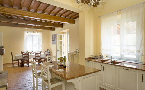 Santo Stefano 10: Eigendom, Kamer, Gebouw, Meubilair, Interieur Ontwerp, Plafond, Geel, Huis, Onroerend Goed, Verdieping