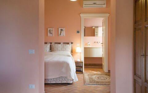 Santo Stefano 10: Kamer, Bed, Slaapkamer, Eigendom, Meubilair, Verdieping, Interieur Ontwerp, Muur, Huis, Gebouw