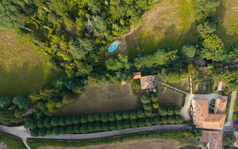 Villa Paola: Landschap, Vogelperspectief, Landelijk Gebied, Luchtfotografie, Tuin, Landgoed, Landscaping, Dorp, Plantage, Park