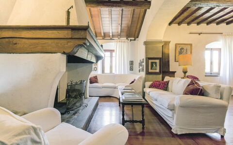 La Casetta: Woonkamer, Kamer, Interieur Ontwerp, Eigendom, Meubilair, Plafond, Gebouw, Verdieping, Huis, Muur