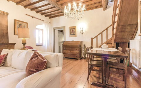 La Casetta: Eigendom, Kamer, Meubilair, Interieur Ontwerp, Gebouw, Plafond, Slaapkamer, Bed, Huis, Verdieping