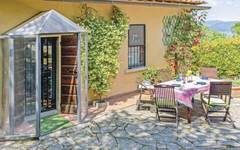 La Casetta: Eigendom, Gebouw, Huis, Huis, Onroerend Goed, Backyard, Werf, Verblijf, Kamer, Patio