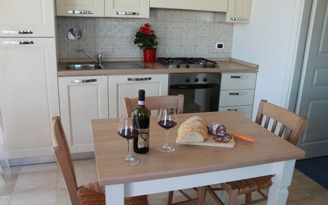 Scarlino Summer Village: Countertop, Kamer, Eigendom, Meubilair, Keuken, Cabinetry, Verdieping, Tegel, Tafel, Huis