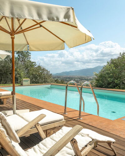 Il Vignale: Zwembad, Toevlucht, Meubilair, Eco Hotel, Buitenmeubels, Stoel, Hotel, Villa, Schaduw, Ligstoel