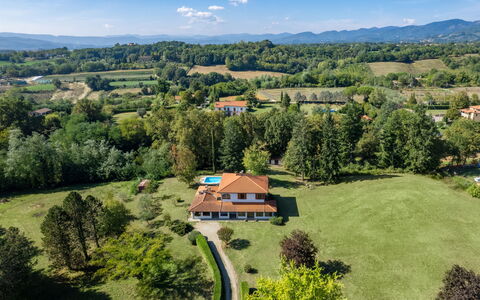 Villa Cinzia: Fabriek, Lucht, Wolk, Plantengemeenschap, Ecoregio, Boom, Natuurlijk Landschap, Natuur, Land Lot, Vegetation