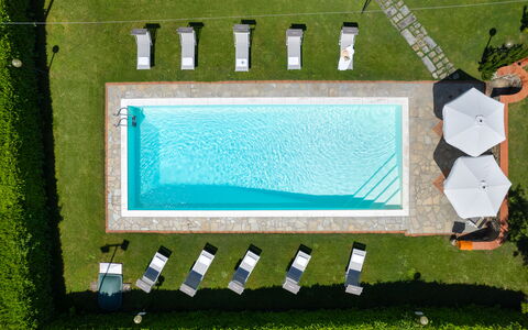 Villa Del Borgo: Zwembad, Toevlucht, Buitenmeubels, Thermae, Ligstoel, Eco Hotel, Vrije Tijd, Schaduw, Hotel, Kunstgras