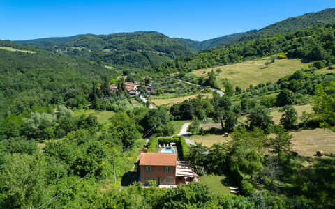 Villa Il Nido: Fabriek, Lucht, Berg, Plantengemeenschap, Natuurlijke Omgeving, Natuurlijk Landschap, Boom, Land Lot, Hoogland, Huis