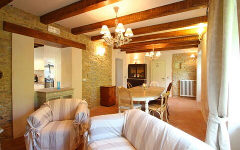 Villa Miramare: Kamer, Eigendom, Gebouw, Meubilair, Interieur Ontwerp, Plafond, Woonkamer, Onroerend Goed, Huis, Verdieping