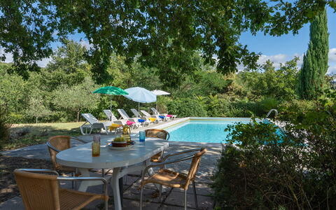 Casa Corella: Water, Fabriek, Meubilair, Tafel, Lucht, Paraplu, Zwembad, Stoel, Buitenmeubels, Boom