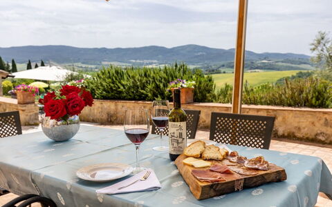 San Martino: Meubilair, Tableware, Tafel, Voedsel, Stoel, Serveware, Tafelkleed, Keuken En Eettafel, Buitenmeubels, Drinkware