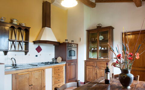 Agriturismo Paterno: Kamer, Countertop, Eigendom, Meubilair, Keuken, Interieur Ontwerp, Gebouw, Huis, Huis, Onroerend Goed