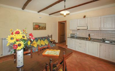 Quadrilocale: Kamer, Eigendom, Gebouw, Meubilair, Keuken, Verdieping, Interieur Ontwerp, Houten Vloer, Huis, Onroerend Goed