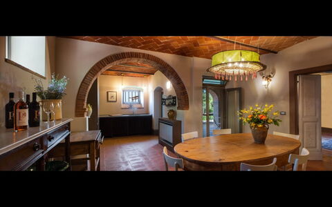 Villa Leopoldina: Eigendom, Gebouw, Kamer, Interieur Ontwerp, Architectuur, Boog, Plafond, Huis, Verlichting, Landgoed