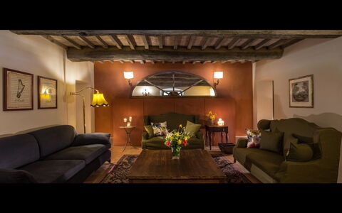 Villa Leopoldina: Woonkamer, Kamer, Eigendom, Interieur Ontwerp, Meubilair, Gebouw, Verlichting, Huis, Huis