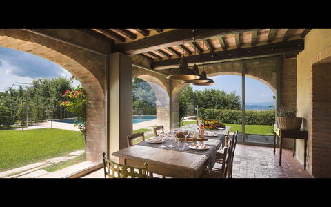 Villa Mandorlo: Eigendom, Gebouw, Huis, Landgoed, Onroerend Goed, Huis, Kamer, Veranda, Architectuur, Villa