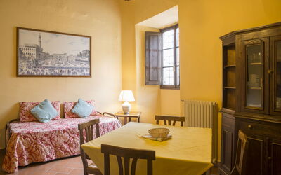 Buondelmonti 7: Kamer, Eigendom, Meubilair, Interieur Ontwerp, Gebouw, Woonkamer, Tafel, Huis, Onroerend Goed, Verdieping