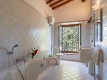 rocche-di-valiano-chianti-castelnuovo-berardenga-multiproprietà-geranio-bathroom