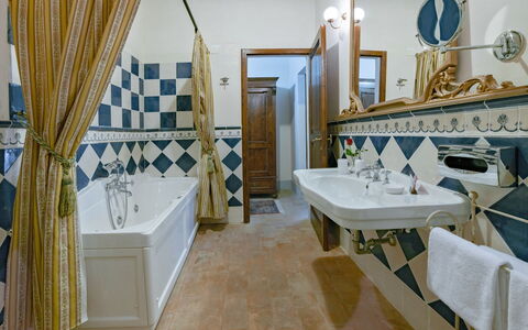 Villa Dei Michelangioli a Brolio: Kamer, Eigendom, Interieur Ontwerp, Gebouw, Badkamer, Muur, Restaurant, Onroerend Goed, Meubilair, Verdieping