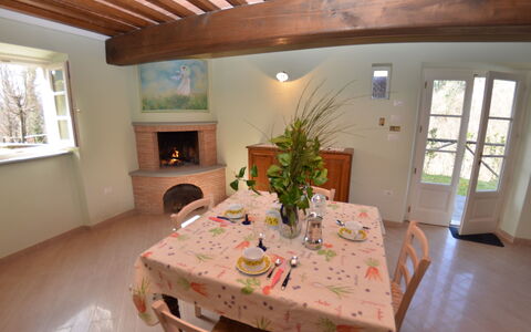 Anfora!!: Kamer, Eigendom, Eetkamer, Plafond, Gebouw, Huis, Huis, Interieur Ontwerp, Meubilair, Tafel