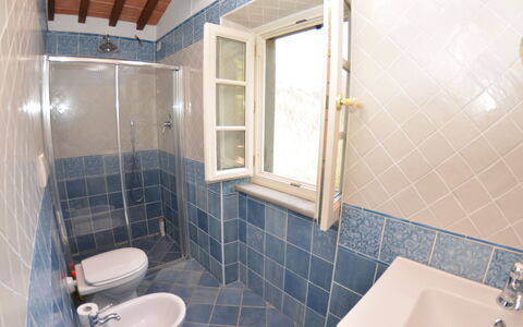 Anfora!!: Badkamer, Eigendom, Kamer, Tegel, Onroerend Goed, Architectuur, Huis, Gebouw, Verdieping, Interieur Ontwerp