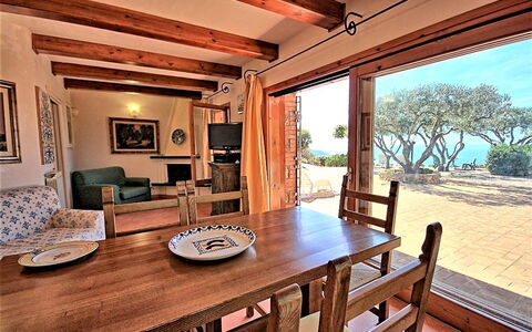 Raggio Di Sole Sull'argentario: Eigendom, Kamer, Gebouw, Meubilair, Interieur Ontwerp, Huis, Huis, Tafel, Onroerend Goed, Woonkamer