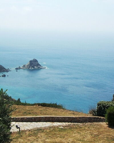 Raggio Di Sole Sull'argentario: Lucht, Zee, Kust, Kust En Oceanic Landvormen, Atmosferisch Fenomeen, Voorgebergte, Oceaan, Headland, Baai, Boom