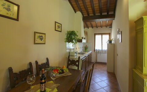 Villa le Balze: Meubilair, Interieur Ontwerp, Flooring, Plafond, Keuken En Eettafel, Tafel, Verdieping, Kamer, Eetkamer, Stoel