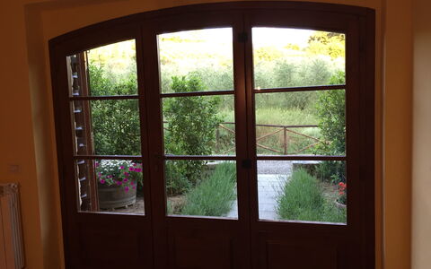 Casa Alla Minuccia Di Villa a Sesta: Venster, Kamer, Architectuur, Schuifraam, Daylighting, Boom, Huis, Deur, Interieur Ontwerp, Huis