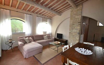 Virgo: Kamer, Eigendom, Gebouw, Meubilair, Woonkamer, Interieur Ontwerp, Plafond, Verdieping, Onroerend Goed, Huis