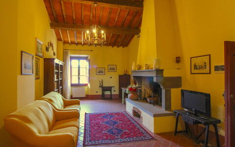 Galleria di Brolio: Meubilair, Huis, Interieur Ontwerp, Huis, Flooring, Kamer, Stoel, Woonkamer, Villa, Hotel