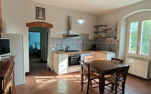 La Gropina Di Loro Ciuffenna: Meubilair, Tafel, Cabinetry, Countertop, Keuken, Hout, Venster, Flooring, Interieur Ontwerp, Verdieping