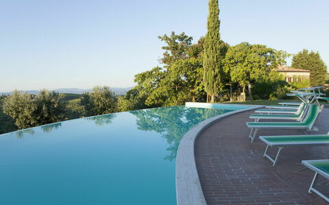 Quercia Al Poggio - Weddings And Events: Water, Lucht, Fabriek, Openluchtbank, Boom, Natuurlijk Landschap, Zwembad, Buitenmeubels, Huis, Gras