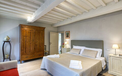 Villa Magnolia: Slaapkamer, Kamer, Meubilair, Eigendom, Bed, Plafond, Interieur Ontwerp, Gebouw, Laken, Bed Frame