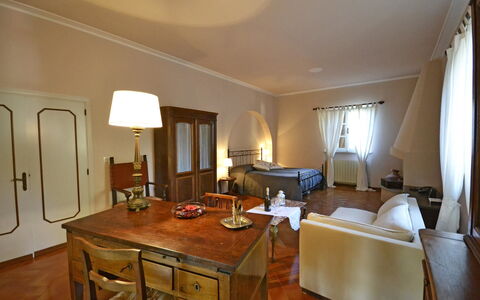 Villa Mimosa: Kamer, Eigendom, Meubilair, Gebouw, Interieur Ontwerp, Verdieping, Hardwood, Huis, Onroerend Goed, Plafond