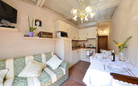 Appartamento Il Teatro: Eigendom, Kamer, Meubilair, Gebouw, Interieur Ontwerp, Slaapkamer, Onroerend Goed, Huis, Plafond, Tafel