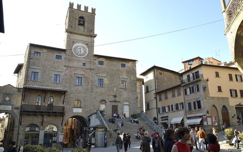 Appartamento Imperiale: Dorf\, Gebouw, Menselijke Nederzetting, Stad, Buurt, Architectuur, Stadsplein, Toerisme, Middeleeuwse Architectuur, Straat