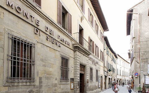 Appartamento Imperiale: Straat,  Dorf\, Buurt, Architectuur, Gebouw, Menselijke Nederzetting, Facade, Stad, Weg, Infrastructuur