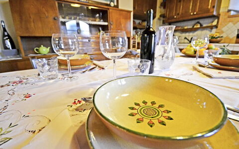 Appartamento Luna: Geel, Voedsel, Schotel, Tafel, Restaurant, Maaltijd, Keuken, Tableware, Porselein