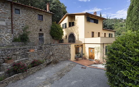 Villa Del Sole: Eigendom, Gebouw, Huis, Onroerend Goed, Landgoed, Huis, Architectuur, Lucht, Facade, Woongebied