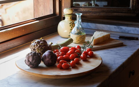 Terrazza Cortonese: Voedsel, Tafel, Tableware, Dishware, Fruit, Ingrediënt, Fotolijst, Hout, Natuurlijke Voedingsmiddelen