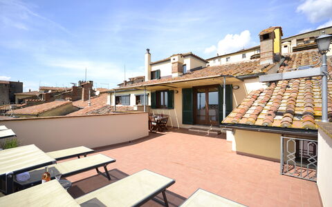 Terrazza Cortonese: Eigendom, Gebouw, Dak, Huis, Onroerend Goed, Huis, Appartement, Woongebied, Kamer, Lucht