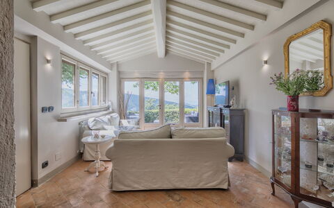 Villa Ginestra: Plafond, Kamer, Eigendom, Gebouw, Interieur Ontwerp, Meubilair, Verdieping, Huis, Huis, Landgoed