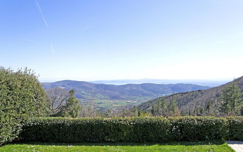 Casa Cristina: Bergachtig Landvormen, Natuur, Berg, Natuurlijk Landschap, Lucht, Hoogland, Groen, Wildernis, Bergketen, Heuvel Station