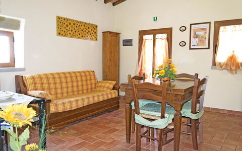 Casa Cristina: Kamer, Eigendom, Meubilair, Woonkamer, Gebouw, Interieur Ontwerp, Huis, Onroerend Goed, Tafel, Huis