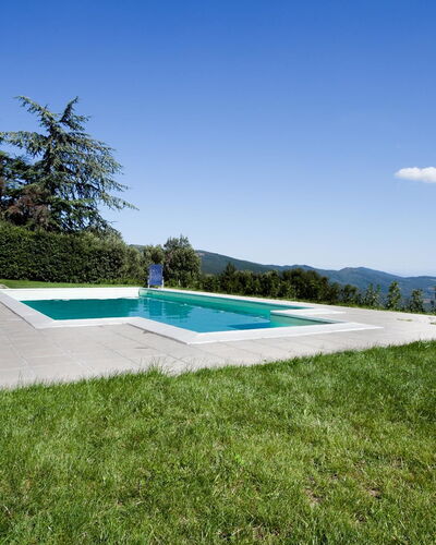 Casa Cristina: Eigendom, Zwembad, Onroerend Goed, Huis, Woongebied, Huis, Gras, Landgoed, Land Lot, Gebouw