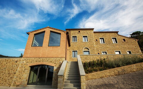 Villa Degli Ulivi: Eigendom, Huis, Lucht, Gebouw, Architectuur, Huis, Muur, Woongebied, Onroerend Goed, Facade