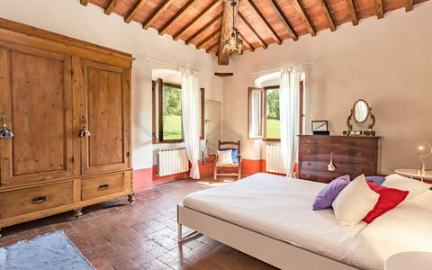 Villa Marina: Slaapkamer, Eigendom, Kamer, Meubilair, Bed, Gebouw, Interieur Ontwerp, Laken, Bed Frame, Plafond