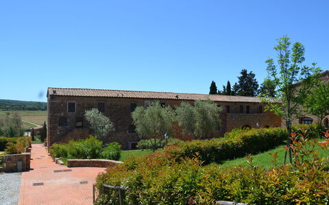 Borgo Casa Di Lappi: Eigendom, Vegetation, Tuin, Huis, Lucht, Plantkunde, Architectuur, Boom, Onroerend Goed, Gebouw